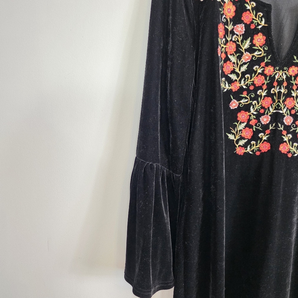 Solitaire Bohemian Boho Embroidered Floral Velvet V Neck Dress Sz Large - Picture 4 of 9